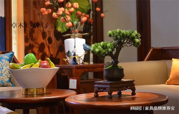 井生活淬炼成诗 卓木王红木ky开元棋牌红木整装：把市(图1)